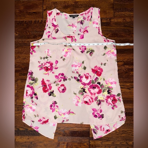 EXPRESS Open Back Floral Tank in Shades of Pink Size Medium - Picture 2 of 4